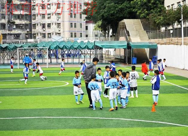 足球少年球技展演 体博会足协展台精彩继续